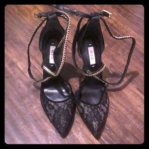 Guess pointy heels